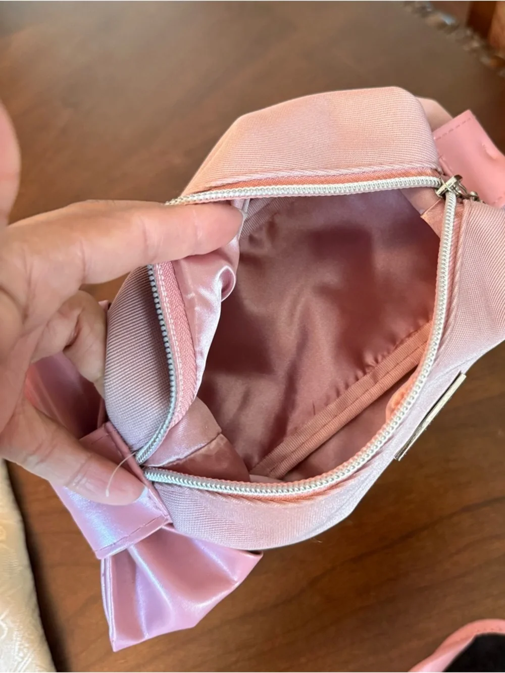 VIKTOR & ROLF Pink Travel Bag with Bow, Pen & Eye Mask from KLM